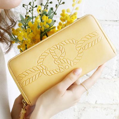 女性に人気ブランドのおすすめレディース財布はジャーダロベルタディカメリーノのコルダミモザイエロー